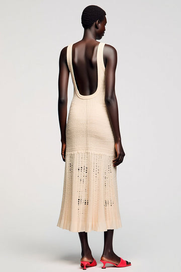 Prosta morelowa sukienka midi dla gości weselnych A Line